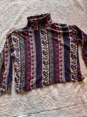 Vintage red rover // Maroon, navy fun stripe crop fit turtleneck shirt sz M wi1